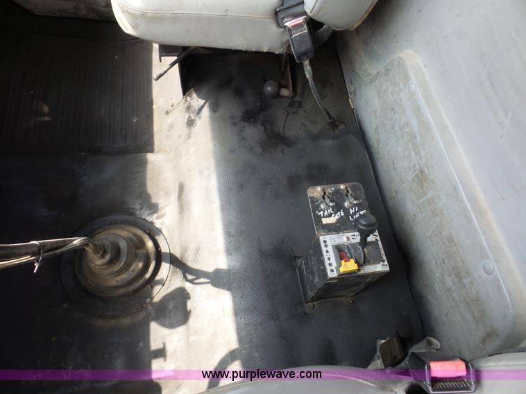 image for item L2846 2002 Freightliner FL80 dump truck