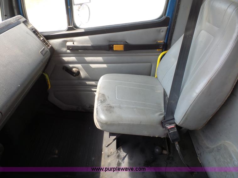 image for item L2846 2002 Freightliner FL80 dump truck