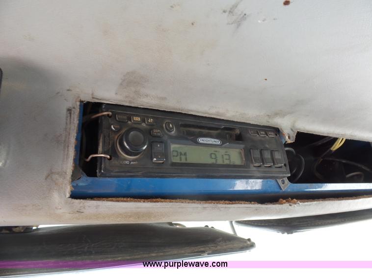 image for item L2846 2002 Freightliner FL80 dump truck