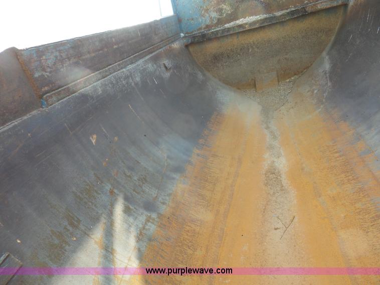 image for item L2846 2002 Freightliner FL80 dump truck