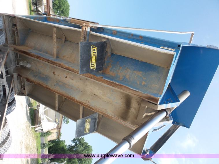 image for item L2846 2002 Freightliner FL80 dump truck