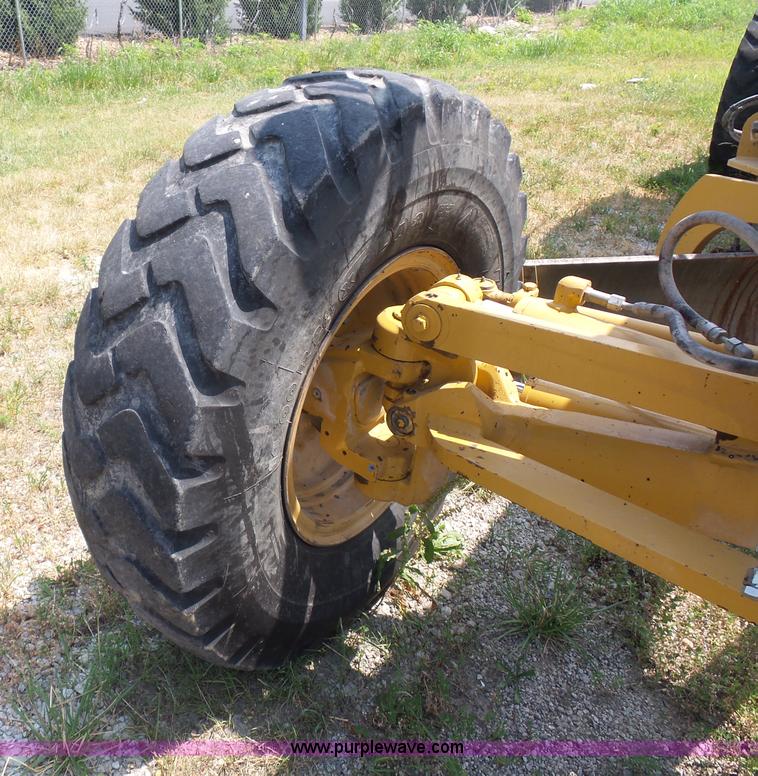 image for item L2847 2008 Caterpillar 140M motor grader