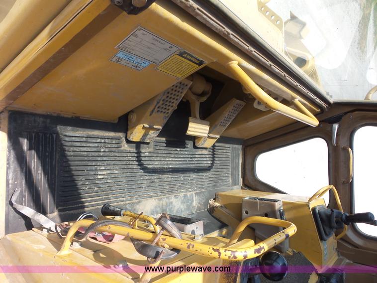 image for item L2849 1994 Caterpillar 963 track loader