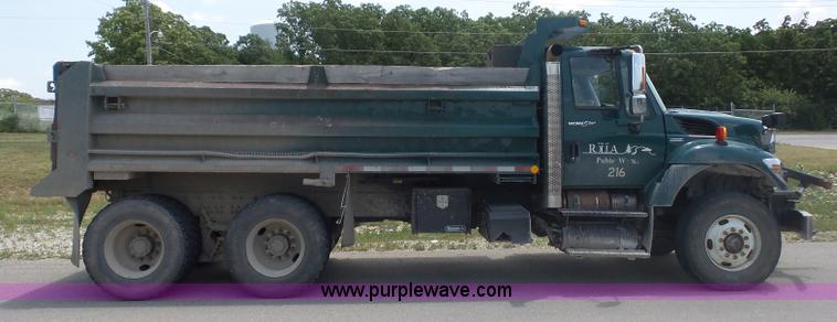 image for item L2873 2008 International 7400 dump truck