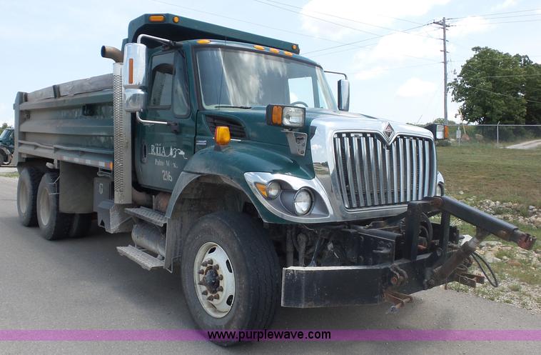 image for item L2873 2008 International 7400 dump truck