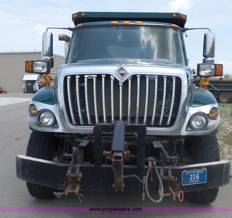 image for item L2873 2008 International 7400 dump truck