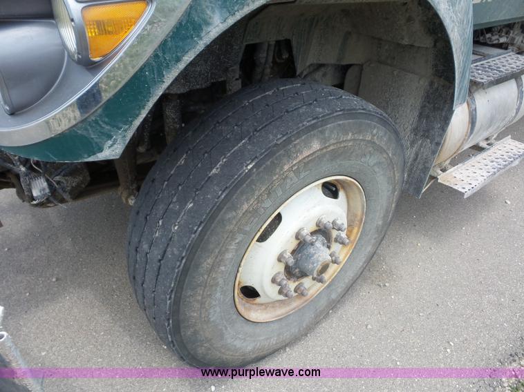 image for item L2873 2008 International 7400 dump truck