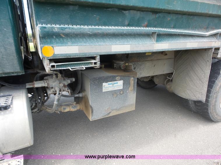 image for item L2873 2008 International 7400 dump truck