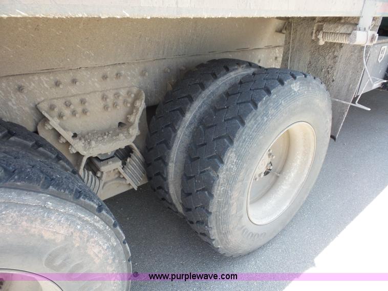 image for item L2873 2008 International 7400 dump truck