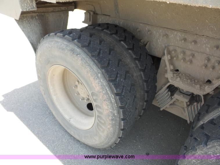 image for item L2873 2008 International 7400 dump truck