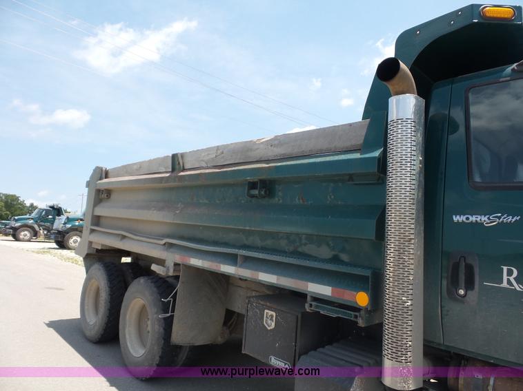 image for item L2873 2008 International 7400 dump truck
