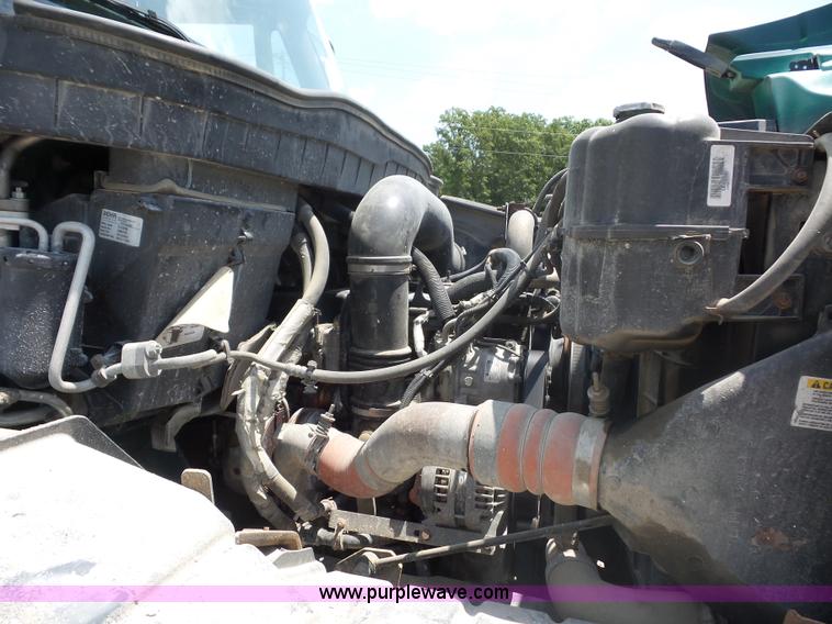 image for item L2873 2008 International 7400 dump truck