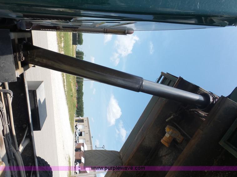 image for item L2873 2008 International 7400 dump truck