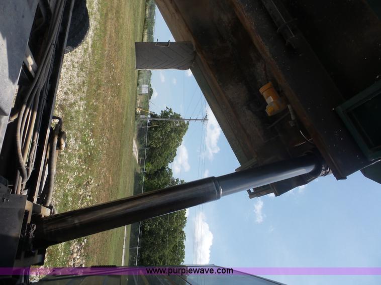 image for item L2873 2008 International 7400 dump truck