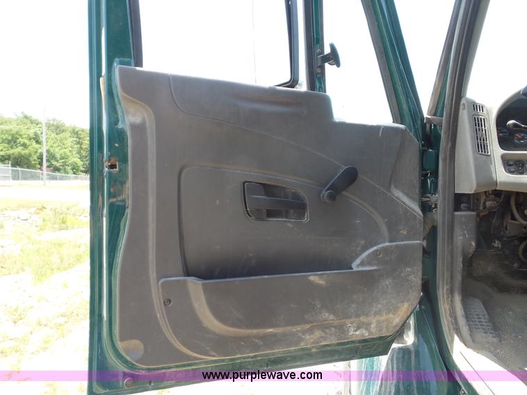 image for item L2873 2008 International 7400 dump truck