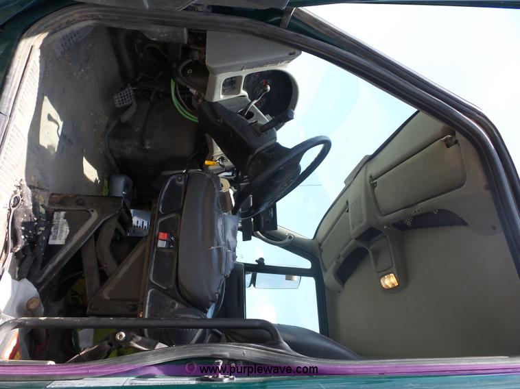 image for item L2873 2008 International 7400 dump truck