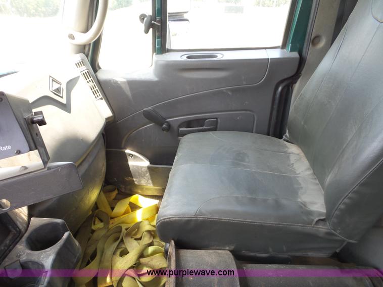 image for item L2873 2008 International 7400 dump truck