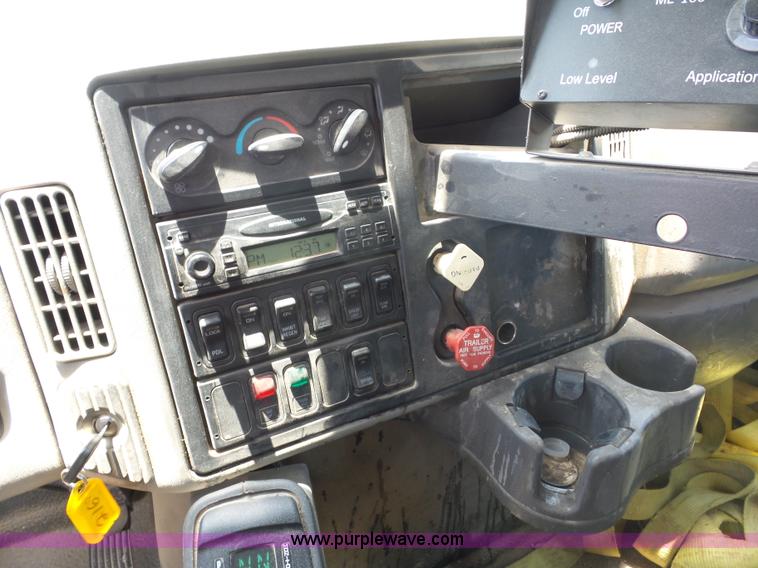 image for item L2873 2008 International 7400 dump truck