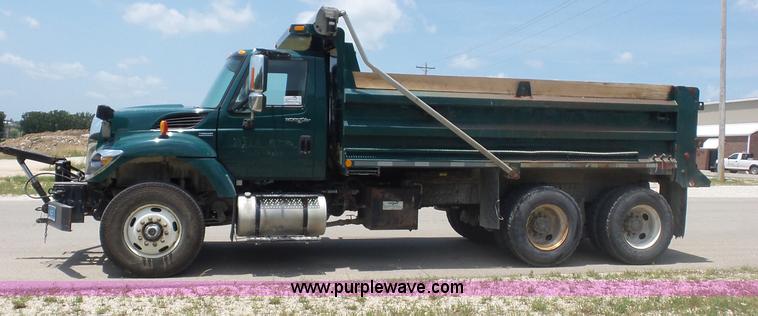 image for item L2874 2008 International 7400 dump truck