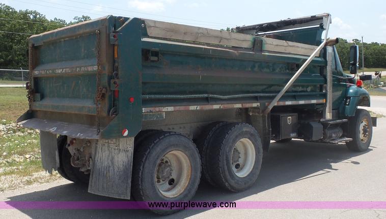 image for item L2874 2008 International 7400 dump truck