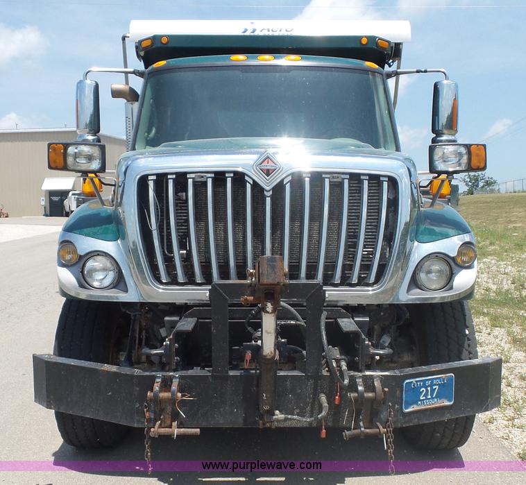 image for item L2874 2008 International 7400 dump truck