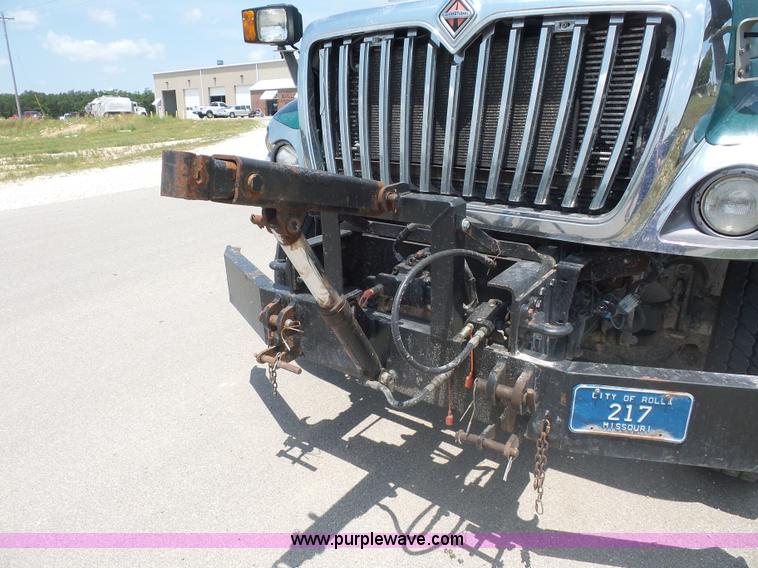 image for item L2874 2008 International 7400 dump truck