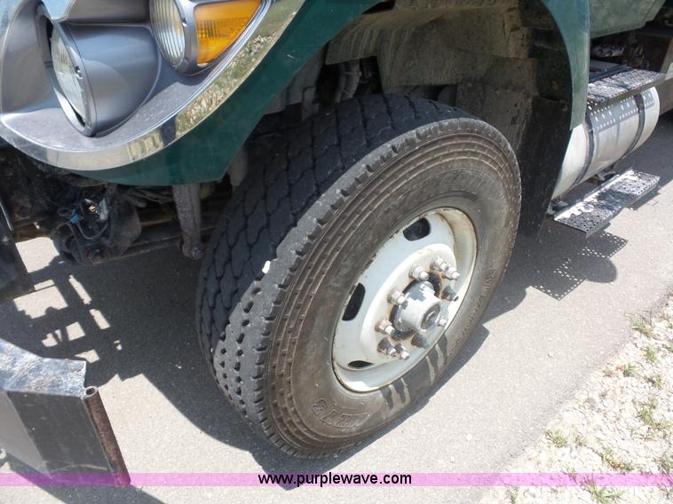 image for item L2874 2008 International 7400 dump truck