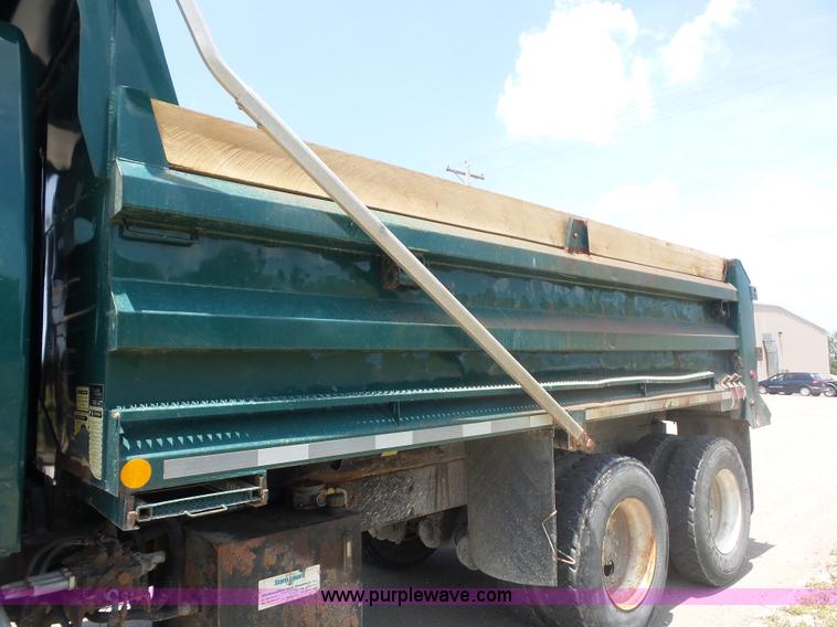image for item L2874 2008 International 7400 dump truck