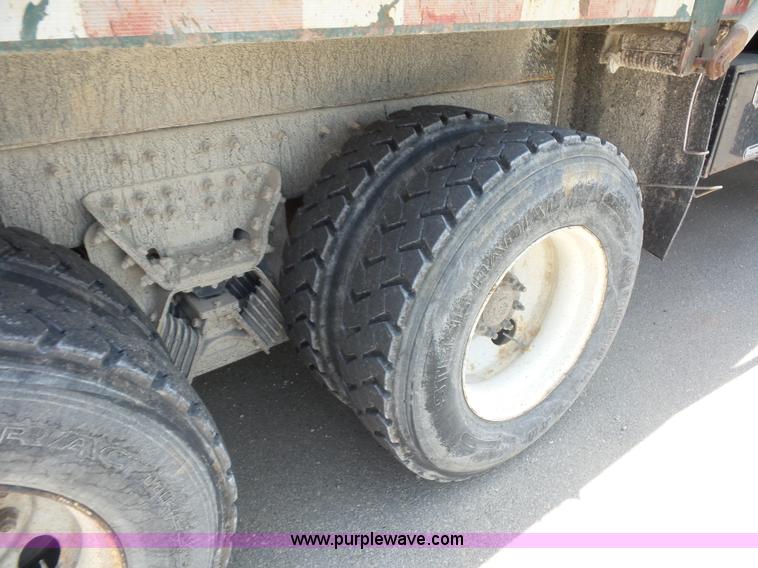 image for item L2874 2008 International 7400 dump truck