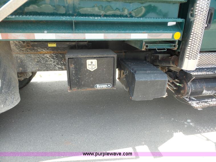 image for item L2874 2008 International 7400 dump truck