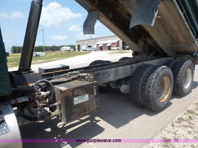 image for item L2874 2008 International 7400 dump truck