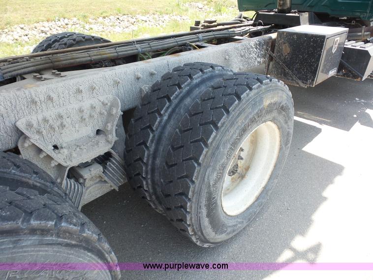 image for item L2874 2008 International 7400 dump truck