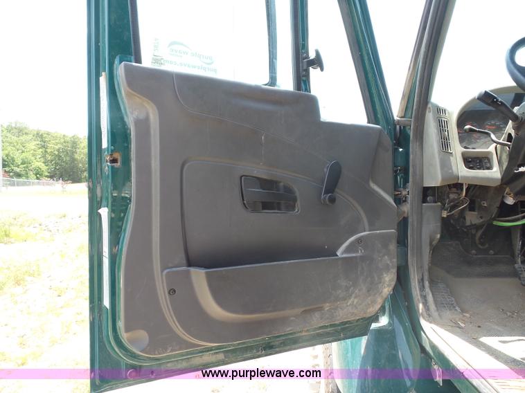 image for item L2874 2008 International 7400 dump truck