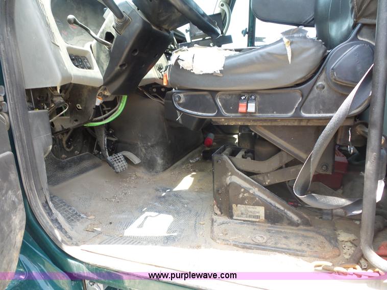 image for item L2874 2008 International 7400 dump truck