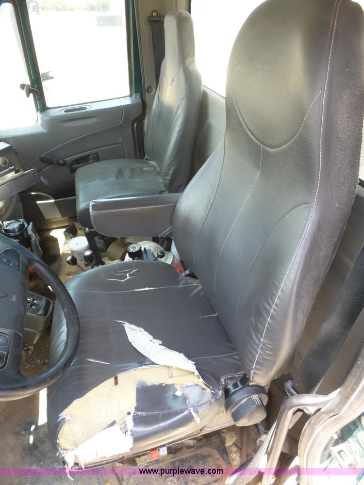 image for item L2874 2008 International 7400 dump truck