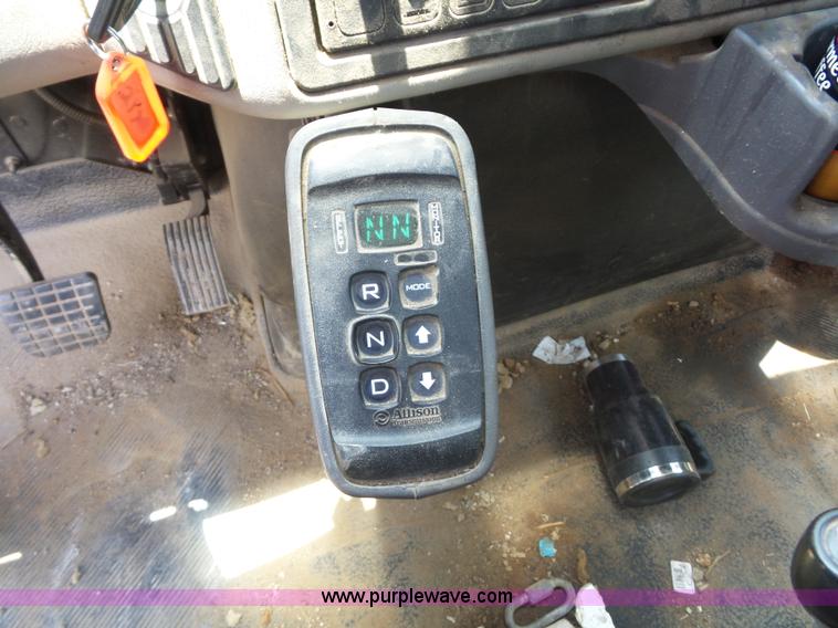 image for item L2874 2008 International 7400 dump truck