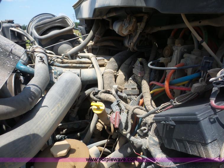 image for item L2875 2006 International 7400 dump truck