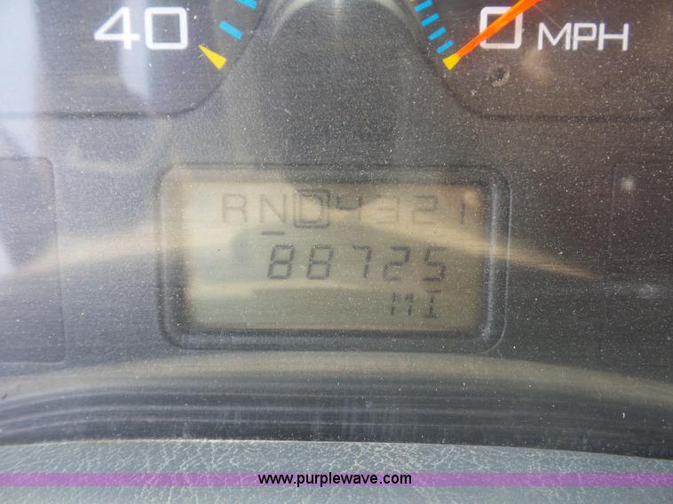 image for item L2875 2006 International 7400 dump truck