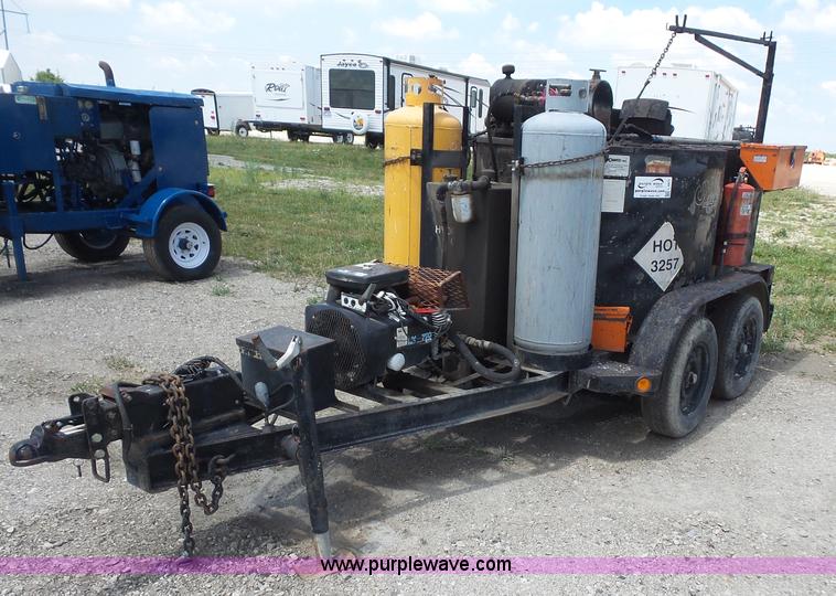 image for item L4871 1993 Crafco EZ Pour melter applicator