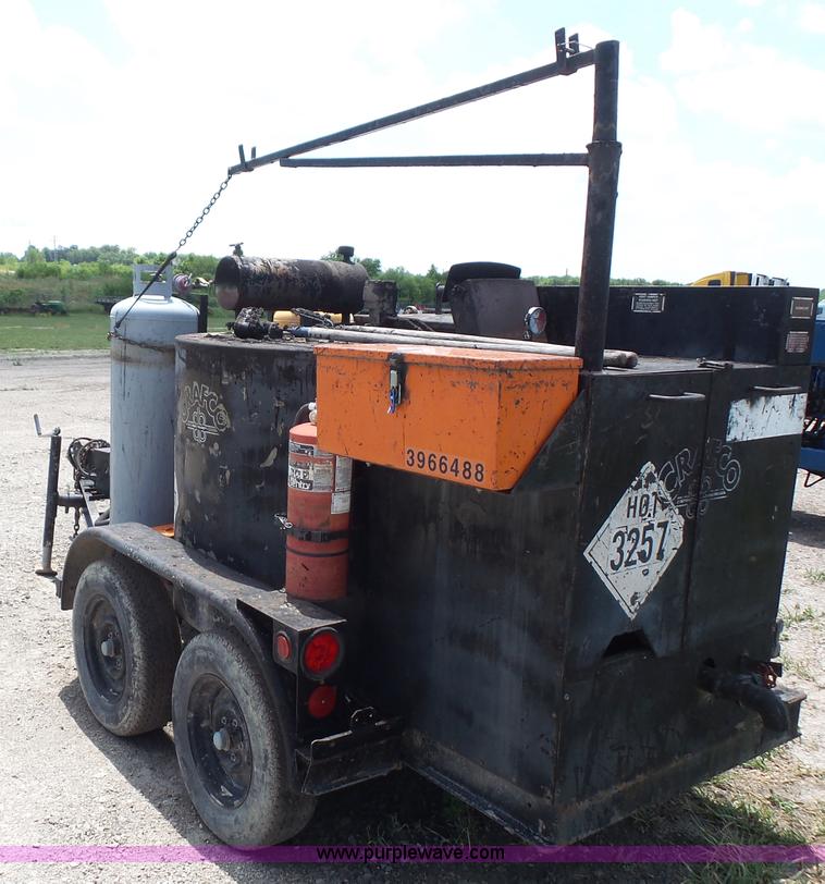 image for item L4871 1993 Crafco EZ Pour melter applicator