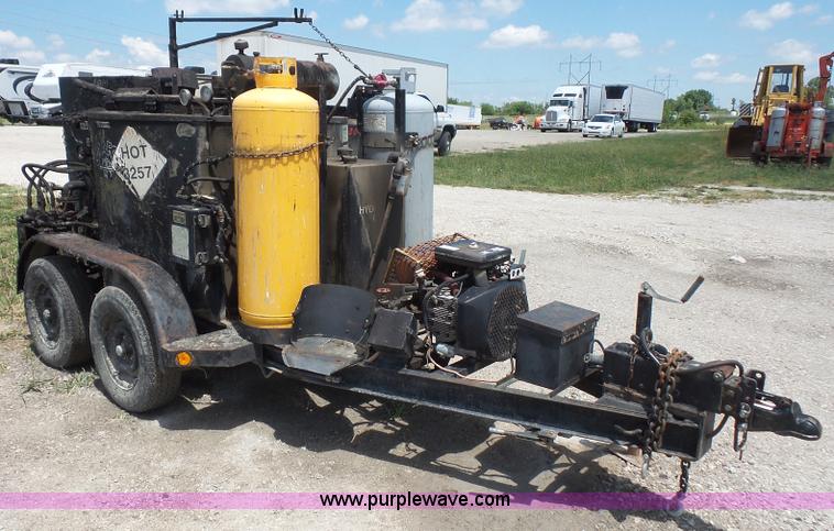 image for item L4871 1993 Crafco EZ Pour melter applicator