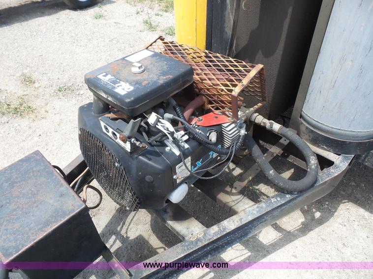 image for item L4871 1993 Crafco EZ Pour melter applicator