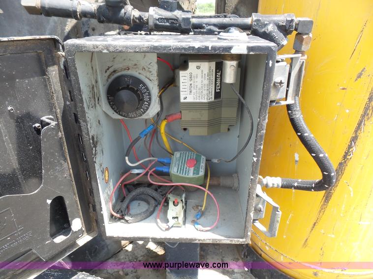 image for item L4871 1993 Crafco EZ Pour melter applicator