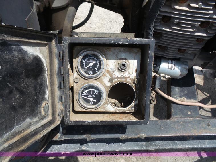 image for item L4871 1993 Crafco EZ Pour melter applicator