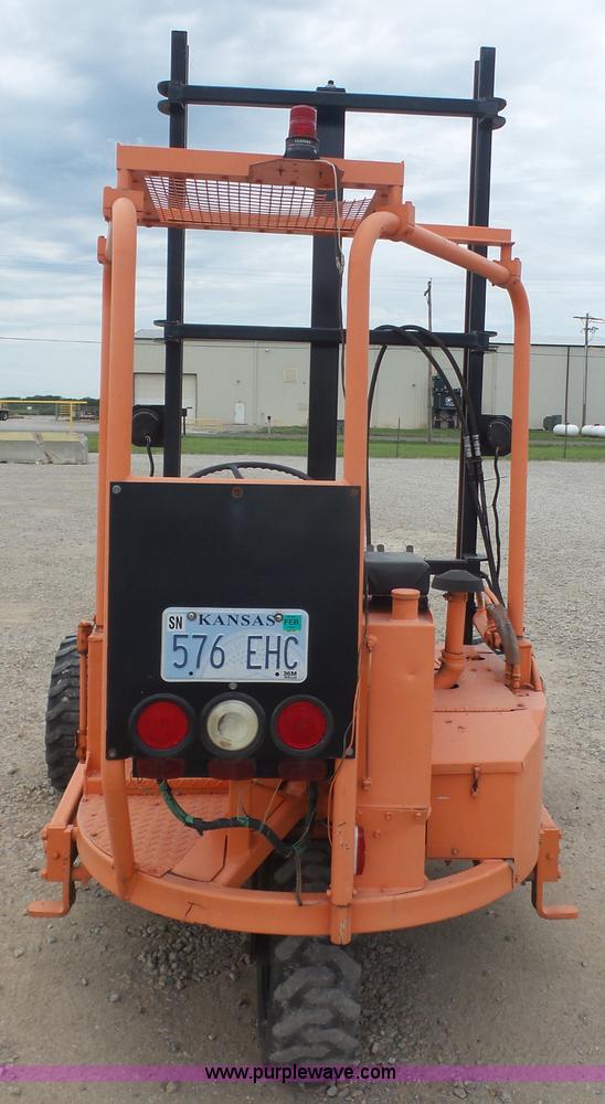 image for item L4884 Donkey forklift