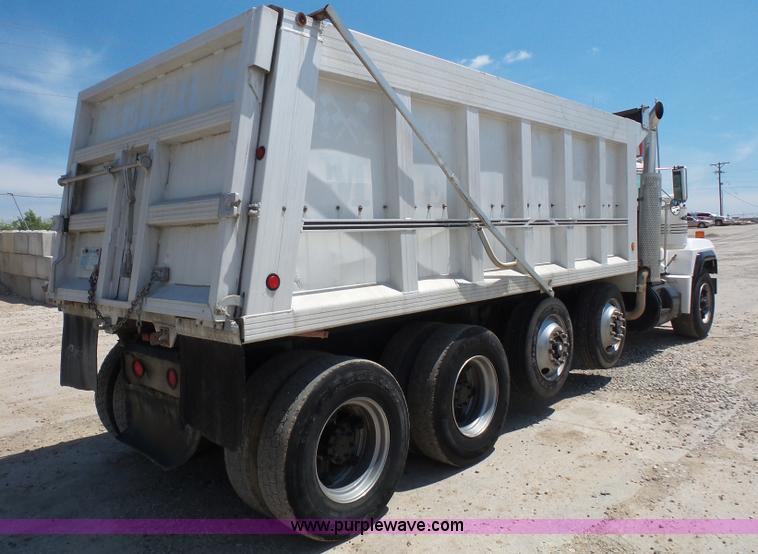 image for item L4885 1993 Mack RD690S dump truck