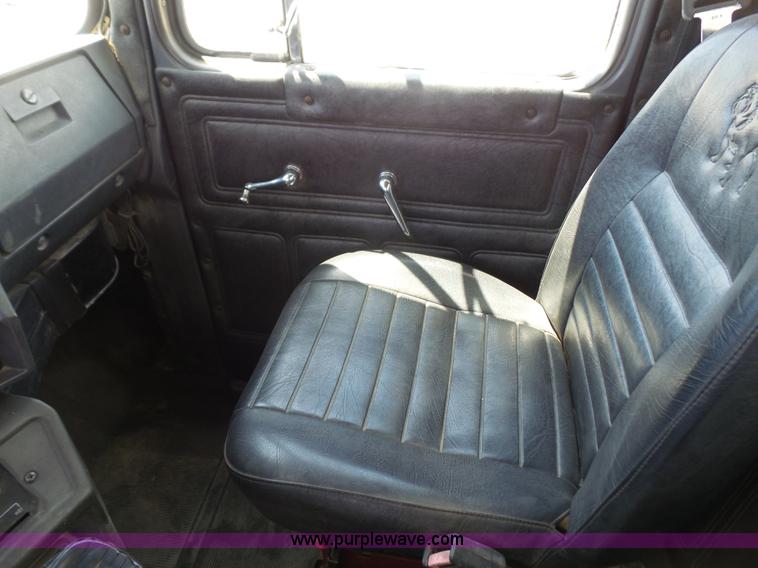 image for item L4885 1993 Mack RD690S dump truck