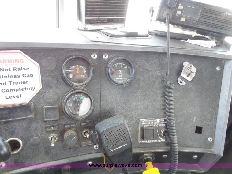 image for item L4885 1993 Mack RD690S dump truck