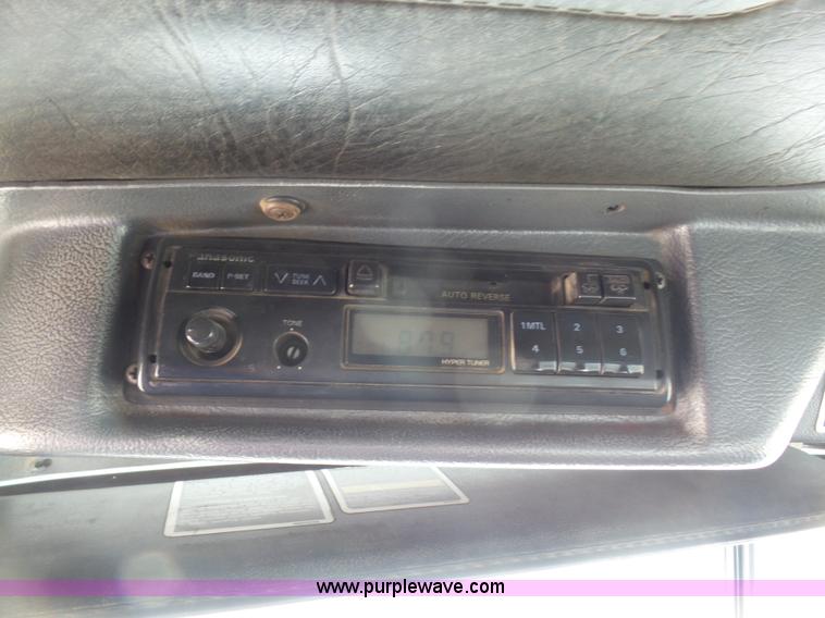 image for item L4885 1993 Mack RD690S dump truck