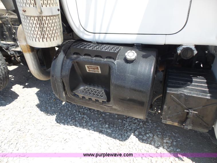 image for item L4885 1993 Mack RD690S dump truck